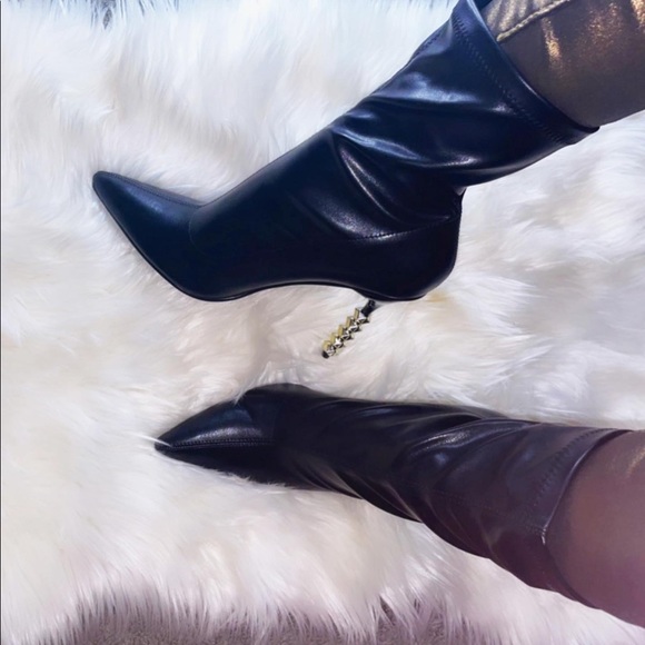 Faux leather ankle bootie - Picture 2 of 4